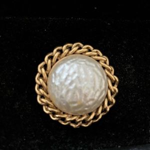 Sarah Coventry Vintage brooch